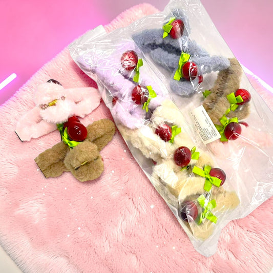 PINZA DE PELUCHE CON CEREZAS 12 PZ B226