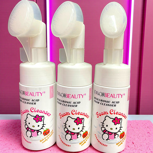 ESPUMA FACIAL LIMPIADORA CON CEPILLO SILICON HELLO KITTY 1 PZ B5554